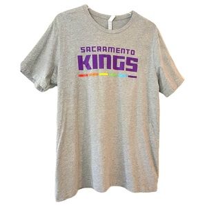 Sacramento Kings Rainbow Logo Men’s XL Shirt Grey